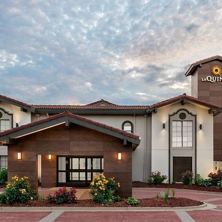 La Quinta Inn By Wyndham Columbus Airport Area Bagian luar foto