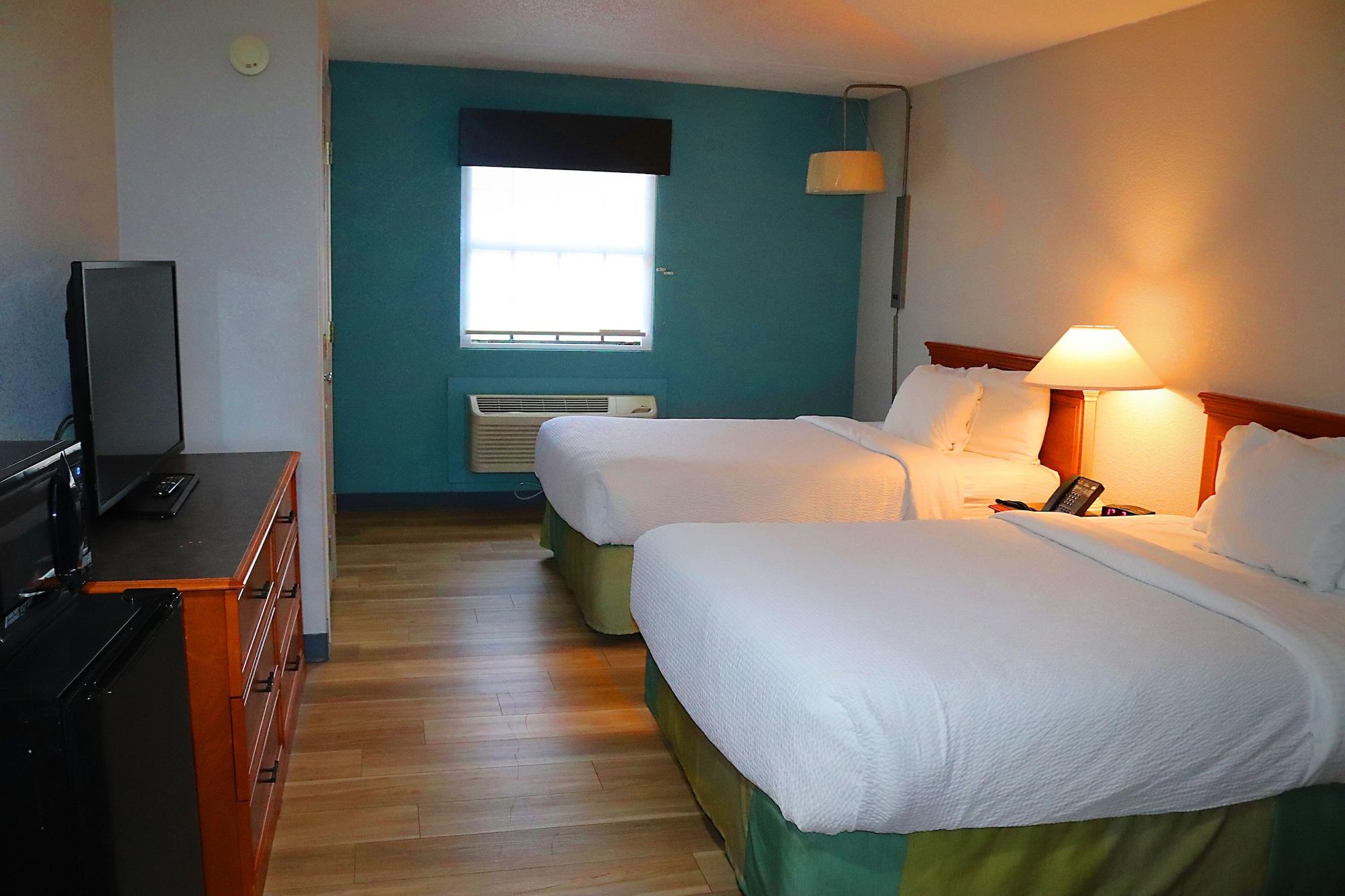 La Quinta Inn By Wyndham Columbus Airport Area Bagian luar foto