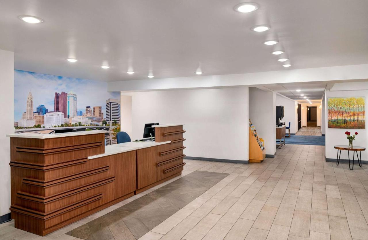 La Quinta Inn By Wyndham Columbus Airport Area Bagian luar foto