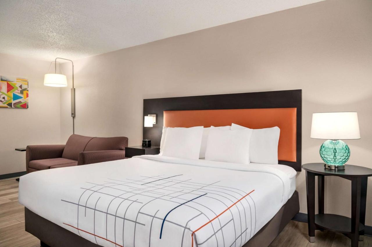 La Quinta Inn By Wyndham Columbus Airport Area Bagian luar foto