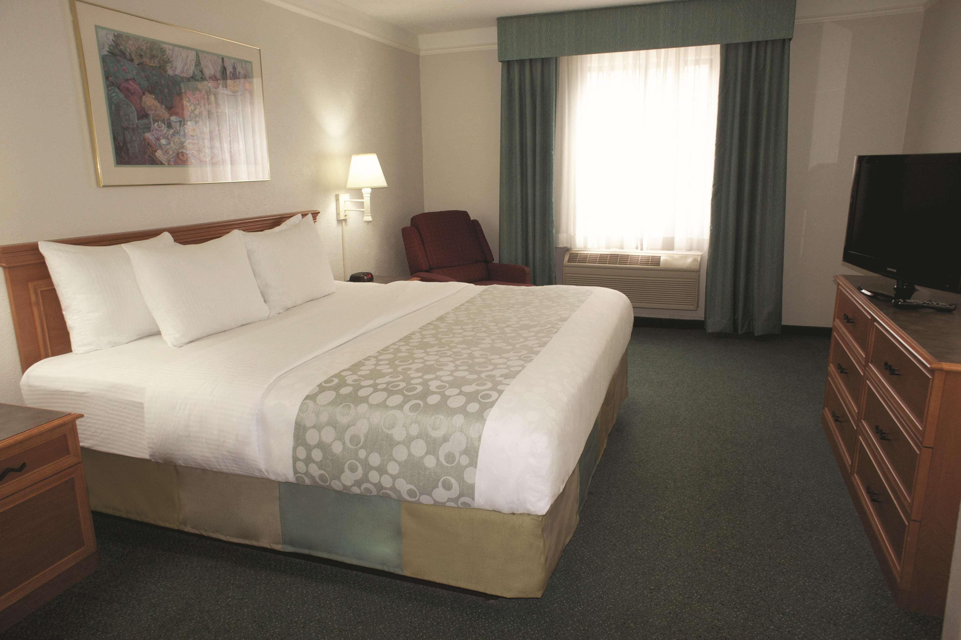 La Quinta Inn By Wyndham Columbus Airport Area Bagian luar foto