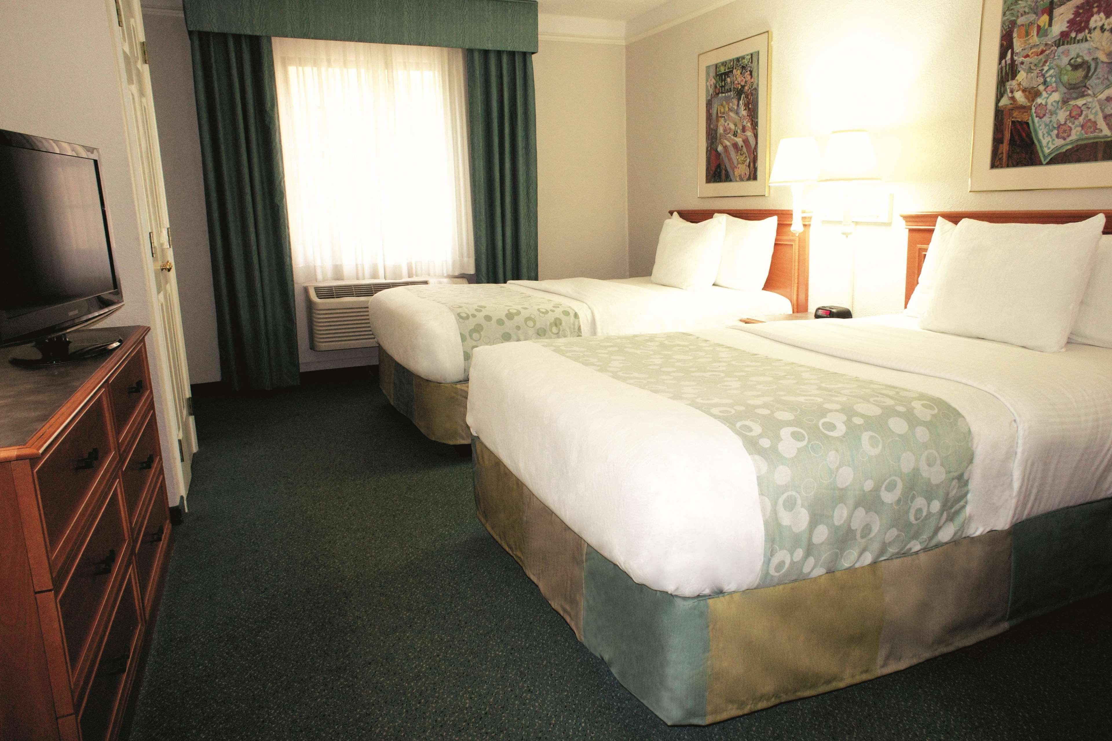 La Quinta Inn By Wyndham Columbus Airport Area Bagian luar foto