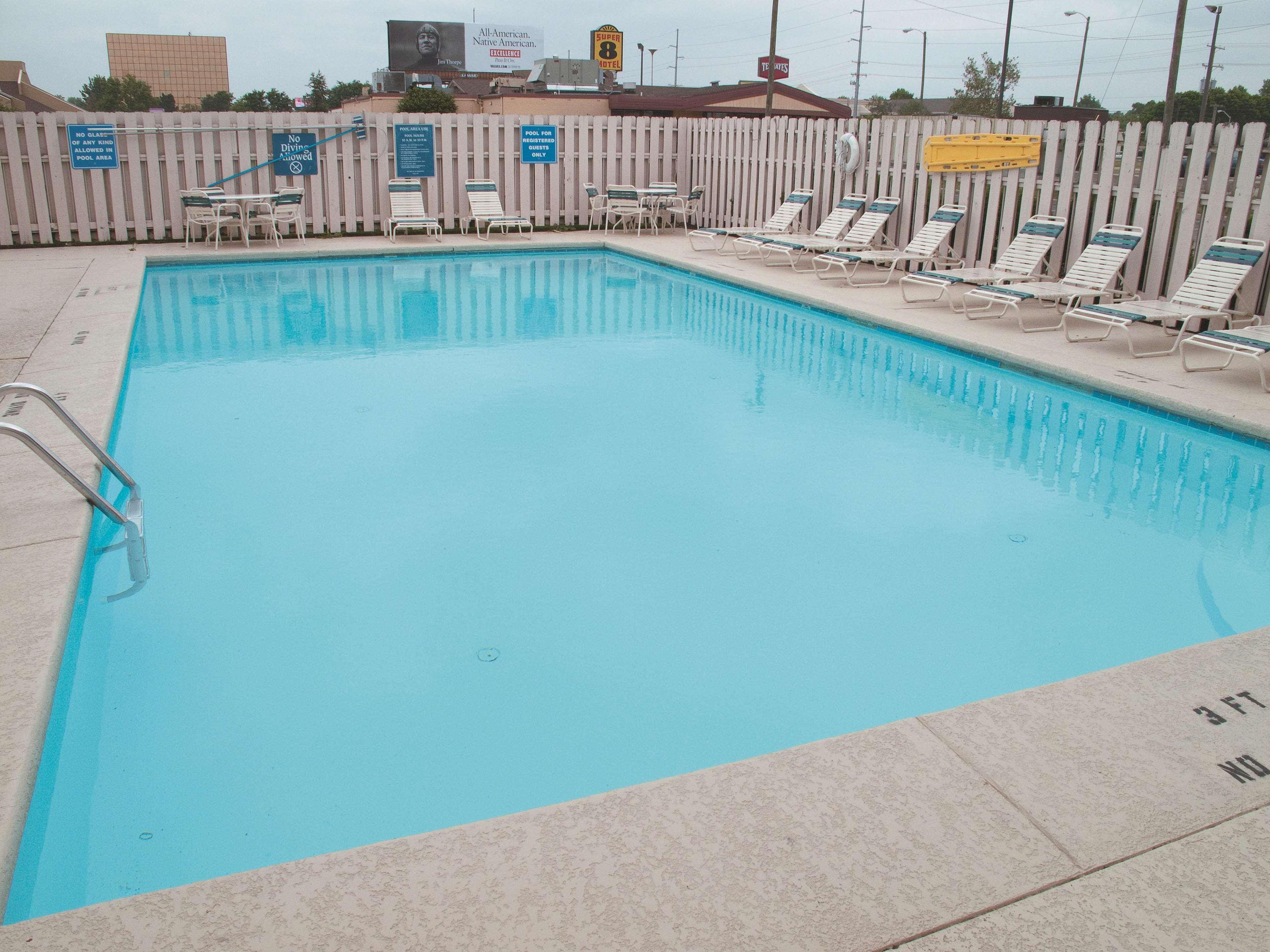 La Quinta Inn By Wyndham Columbus Airport Area Bagian luar foto