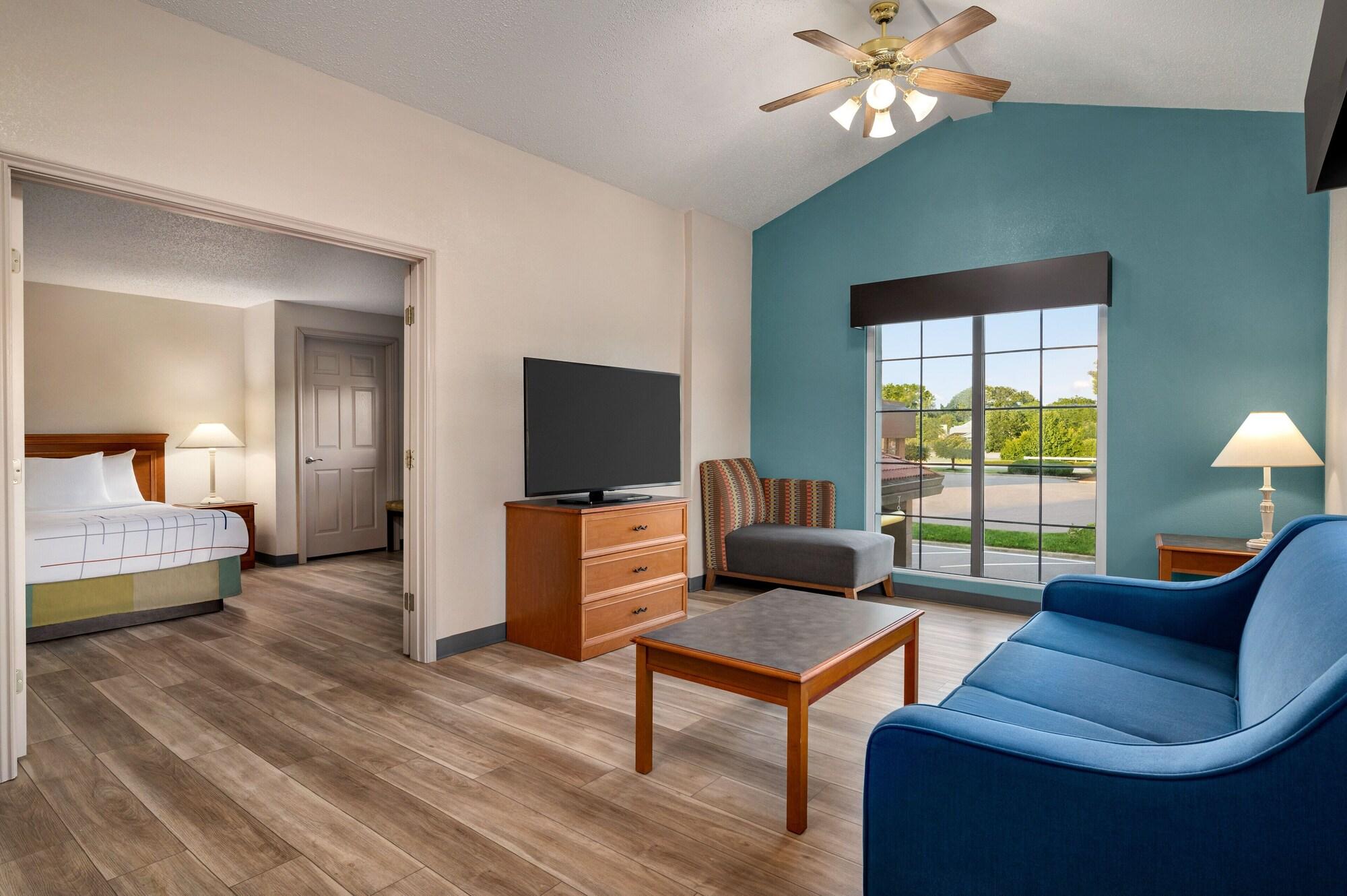 La Quinta Inn By Wyndham Columbus Airport Area Bagian luar foto