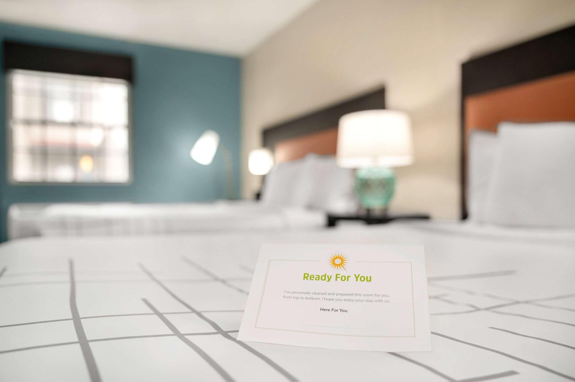 La Quinta Inn By Wyndham Columbus Airport Area Bagian luar foto