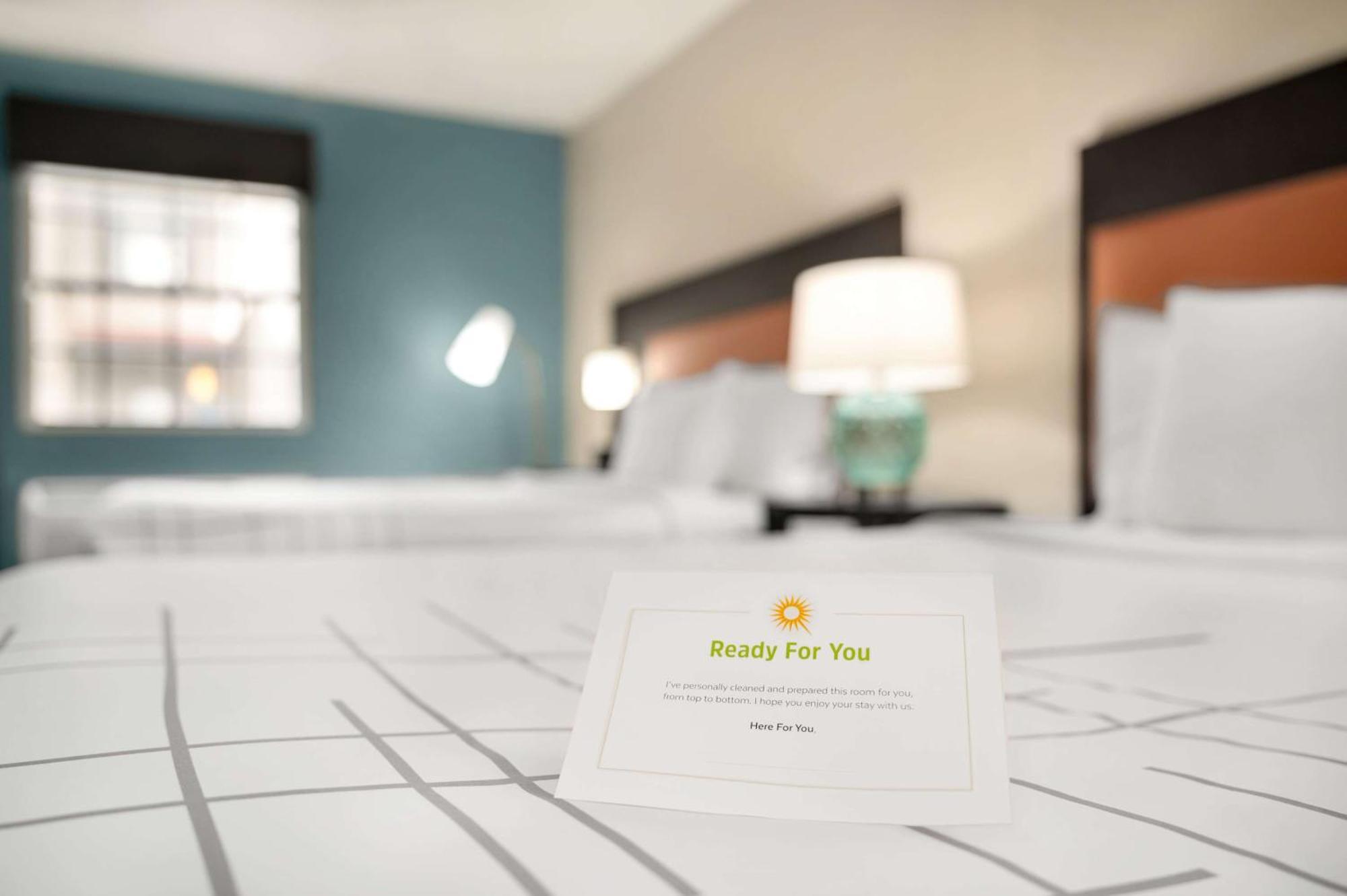 La Quinta Inn By Wyndham Columbus Airport Area Bagian luar foto